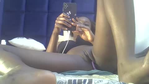 petite online show from 10.14.25