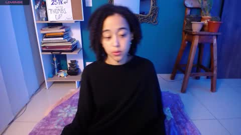 Ela  Help me reach 100 thumbs up online show from 10.28.25