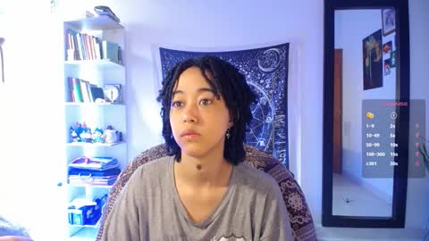 Ela  Help me reach 100 thumbs up online show from 03.18.26