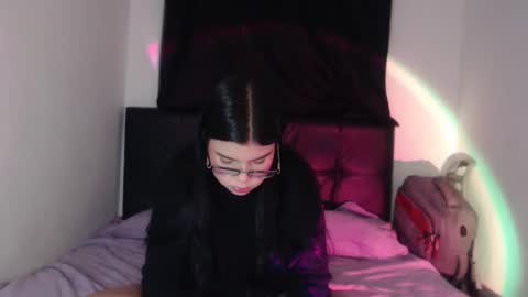 Snapshot of ela_lovely chatting on 04.05.26 Ela online show from 04.05.26