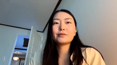Snapshot of elalaclaire chatting on 06.19.26 Mila online show from 06.19.26