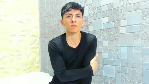 Elan Giralon online show from 11.11.25