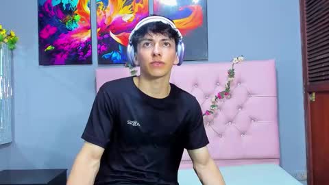 Elan Giralon online show from 11.29.25