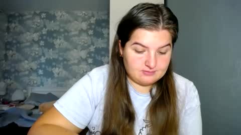 Elanis online show from 10.04.25