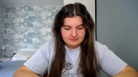 Elanis online show from 04.22.26