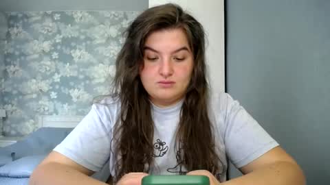 Snapshot of elanis_blair chatting on 06.16.26 Elanis online show from 06.16.26
