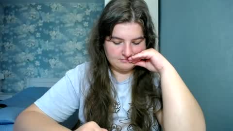 Snapshot of elanis_blair chatting on 06.24.26 Elanis online show from 06.24.26