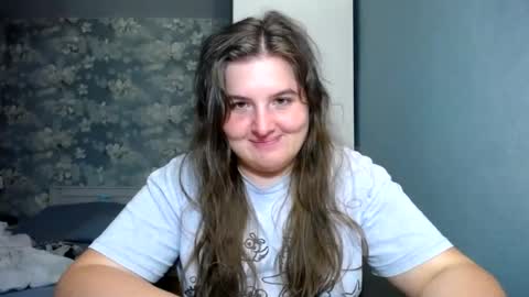 Snapshot of elanis_blair chatting on 07.15.26 Elanis online show from 07.15.26