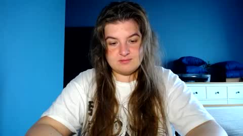 Snapshot of elanis_blair chatting on 07.21.26 Elanis online show from 07.21.26