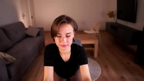 Snapshot of elannand chatting on 10.09.25 ELA 3 online show from 10.09.25