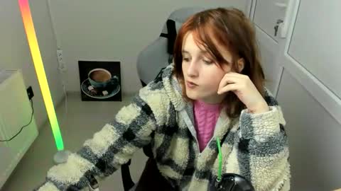 Snapshot of elara_muse chatting on 05.14.26 Evie online show from 05.14.26