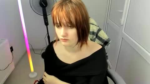 Snapshot of elara_muse chatting on 05.27.26 Evie online show from 05.27.26