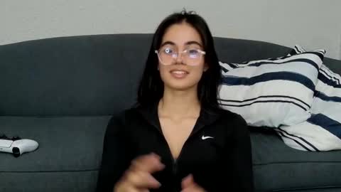 Elara Hayes online show from 04.13.26