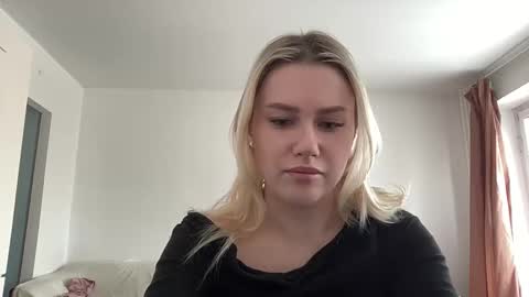 elaraluxxxe online show from 02.15.25