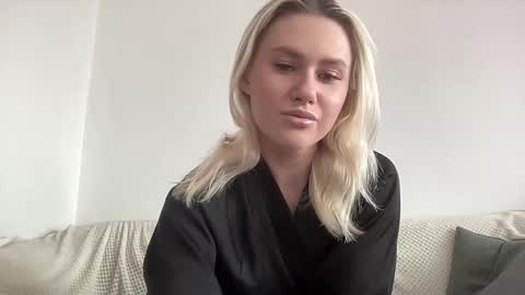 elaraluxxxe online show from 10.08.25