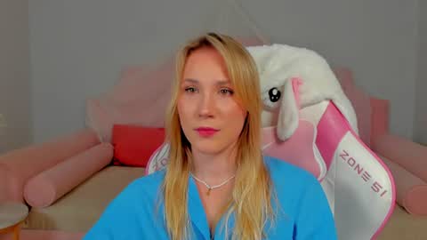 Snapshot of elaravoltage chatting on 07.24.26 elaravoltage online show from 07.24.26