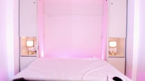 Snapshot of elarey_ chatting on 02.24.26 elarey_ online show from 02.24.26