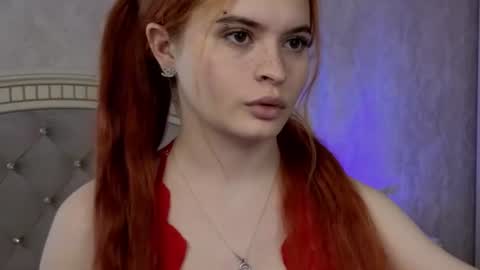 Snapshot of elariscrowe chatting on 06.17.26 elariscrowe online show from 06.17.26