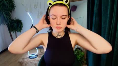 elastikiss online show from 11.25.25