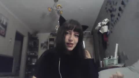 Snapshot of elaynetanton chatting on 07.22.26 Lia online show from 07.22.26