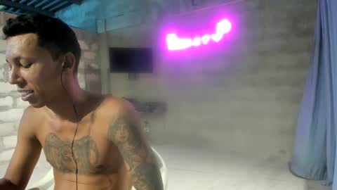 Snapshot of elchicletv chatting on 12.19.24 El CHICLE TV - SHOW online show from 12.19.24