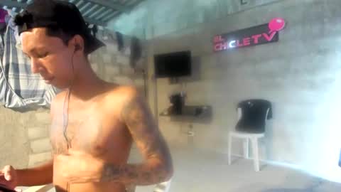 Snapshot of elchicletv chatting on 01.08.25 El CHICLE TV - SHOW online show from 01.08.25