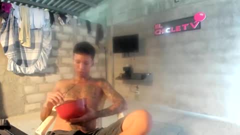 Snapshot of elchicletv chatting on 01.10.25 El CHICLE TV - SHOW online show from 01.10.25