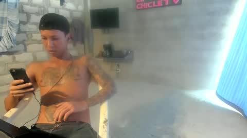 Snapshot of elchicletv chatting on 01.11.25 El CHICLE TV - SHOW online show from 01.11.25