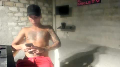 Snapshot of elchicletv chatting on 01.14.25 El CHICLE TV - SHOW online show from 01.14.25