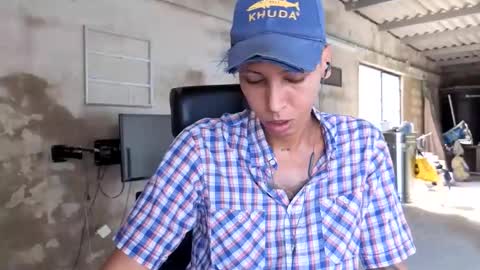 Snapshot of elchicletv chatting on 09.21.25 El CHICLE TV - SHOW online show from 09.21.25