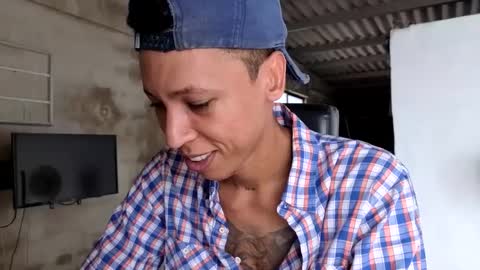 Snapshot of elchicletv chatting on 09.22.25 El CHICLE TV - SHOW online show from 09.22.25