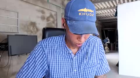 Snapshot of elchicletv chatting on 09.24.25 El CHICLE TV - SHOW online show from 09.24.25