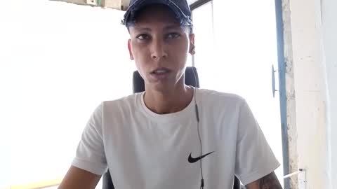 Snapshot of elchicletv chatting on 09.30.25 El CHICLE TV - SHOW online show from 09.30.25