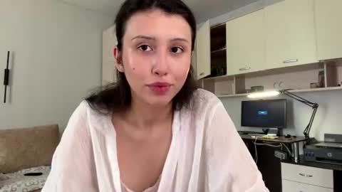 Snapshot of eleanorefrens chatting on 07.16.26 Alice online show from 07.16.26