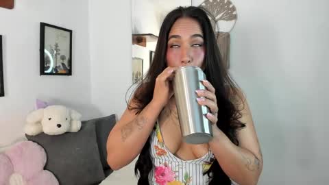 Snapshot of electra_hunt chatting on 06.06.26 Electra- Please help me reach 100 likes online show from 06.06.26