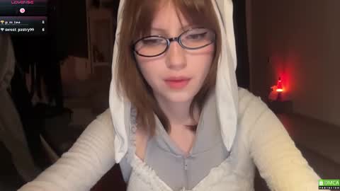 Snapshot of electric_woman chatting on 07.03.26 Aleksa online show from 07.03.26
