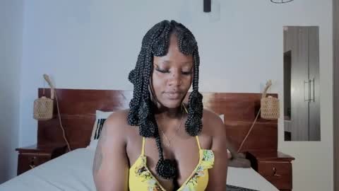 Snapshot of elegant_ebony chatting on 05.11.26 Nika online show from 05.11.26