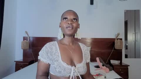 Snapshot of elegant_ebony chatting on 06.04.26 Nika online show from 06.04.26