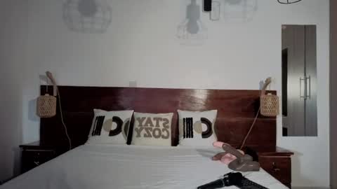 Snapshot of elegant_ebony chatting on 06.13.26 Nika online show from 06.13.26