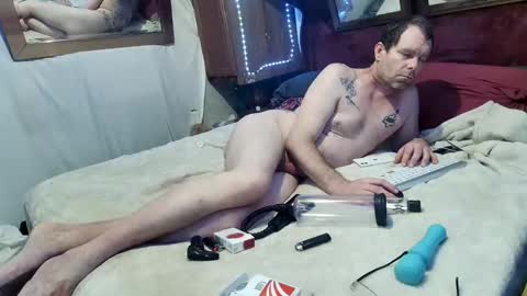 Snapshot of elegantdeviance69 chatting on 01.31.25 ElegantDeviance69 online show from 01.31.25