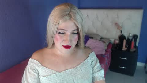 Snapshot of elektra_doll chatting on 05.16.26 elektra_doll online show from 05.16.26