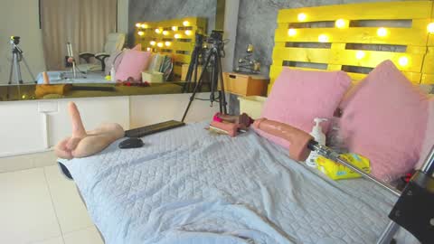 Elena online show from 01.30.25