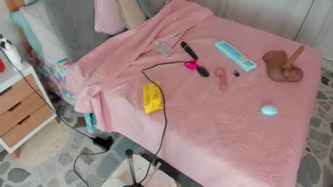 Elena online show from 10.21.25