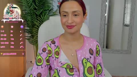 Snapshot of elena_ruiz chatting on 12.17.24 Elena online show from 12.17.24