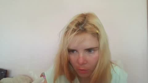 Snapshot of elenaflirt chatting on 06.27.26 Elena online show from 06.27.26