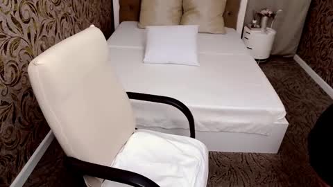 ElenaJuarez online show from 01.31.25