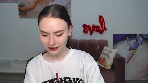 Snapshot of elenaoconar chatting on 03.10.25 elenaoconar online show from 03.10.25