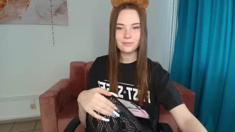 Snapshot of elenaoconar chatting on 09.16.25 elenaoconar online show from 09.16.25