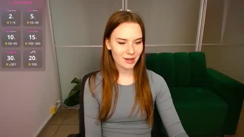 Snapshot of elenaoconar chatting on 10.28.25 elenaoconar online show from 10.28.25