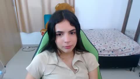 Snapshot of elenna_hotx chatting on 03.05.25 agnes online show from 03.05.25